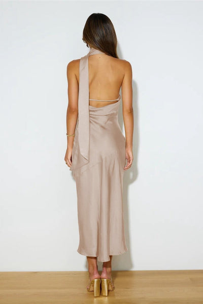 Chloe™ | Vestido Midi de Seda Lujo con Cuello Halter